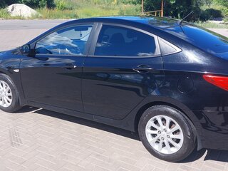 2014 Hyundai Solaris I Рестайлинг, чёрный, 685000 рублей, вид 3