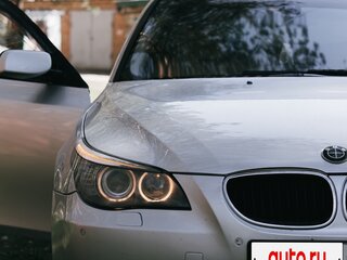 2004 BMW 5 серии 525i V (E60/E61), серебристый, 835000 рублей, вид 4