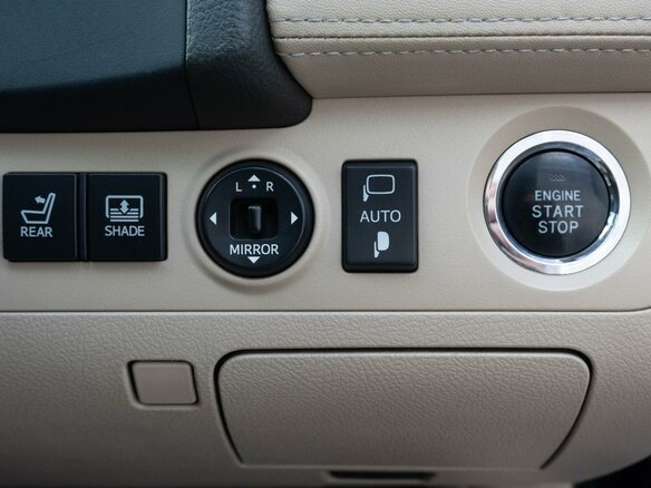2011 Toyota Crown XIII (S200), чёрный, 1847000 рублей - вид 22