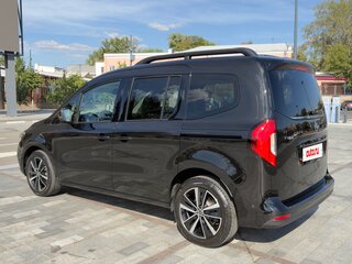 2022 Mercedes-Benz T-Класс 180, чёрный, 4250000 рублей, вид 4