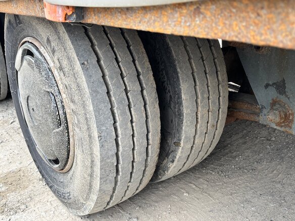 2003 DAF XF 95, пурпурный, 2400000 рублей - вид 10