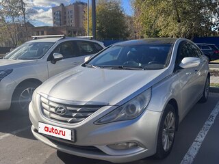 2010 Hyundai Sonata VI (YF), серебристый, 1000000 рублей, вид 1