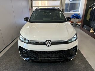 2026 Volkswagen Tiguan L Pro III (China Market), белый, 5000000 рублей, вид 2