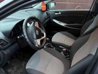 2014 Hyundai Solaris I, чёрный, 750000 рублей, вид 5