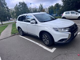 2019 Mitsubishi Outlander III Рестайлинг 3, белый, 1800000 рублей, вид 1