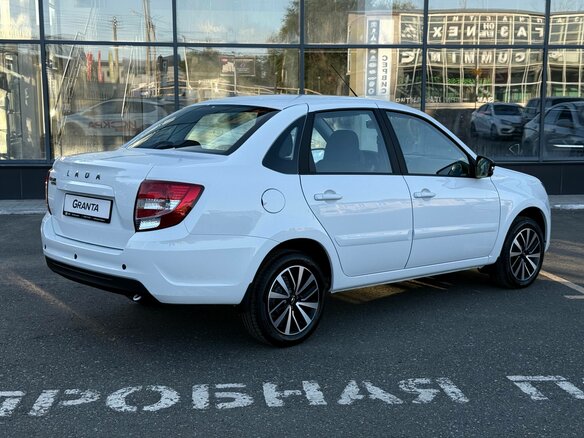 2026 Lada (ВАЗ) Granta I Рестайлинг, белый, 1210000 рублей - вид 4