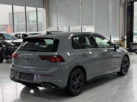 2022 Volkswagen Golf VIII, серый, 1910000 рублей, вид 5