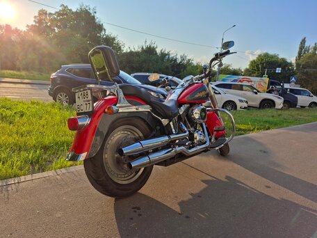 2006 Harley-Davidson Fat Boy, красный, 900000 рублей, вид 1