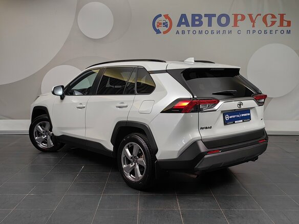 2020 Toyota RAV4 V (XA50), белый - вид 1