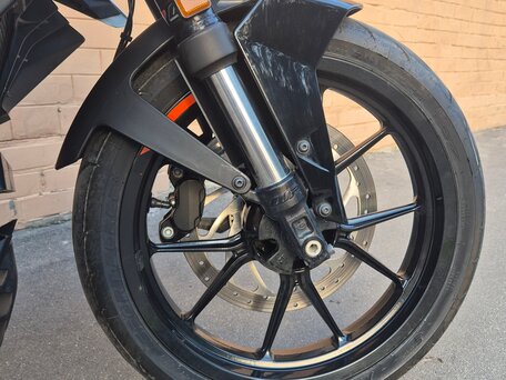 2021 KTM 390 Duke, белый, 460000 рублей, вид 4