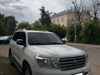 2011 Toyota Land Cruiser 200 Series, белый, 2890000 рублей, вид 3