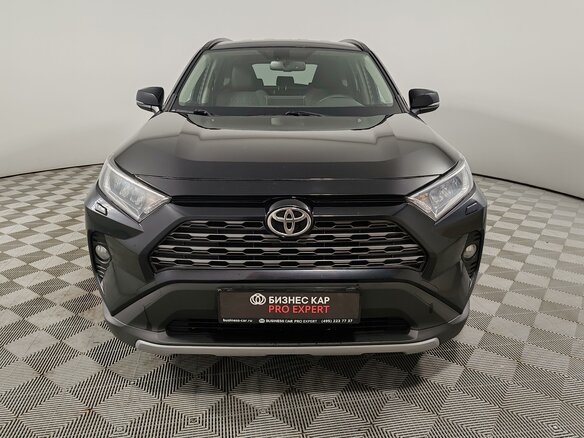 2021 Toyota RAV4 V (XA50), чёрный, 3245000 рублей - вид 1