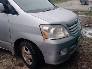 2002 Toyota Noah I (R60), серый, 1100000 рублей, вид 5