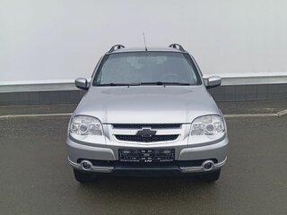 2013 Chevrolet Niva I Рестайлинг, серый, 679000 рублей, вид 2