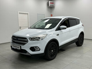 2017 Ford Kuga II Рестайлинг, белый, 1770000 рублей, вид 1