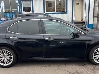 2018 Toyota Camry VIII (XV70), чёрный, 3350000 рублей, вид 3
