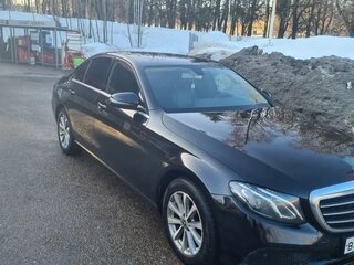2019 Mercedes-Benz E-Класс 200 d V (W213, S213, C238), чёрный, 2300000 рублей, вид 4