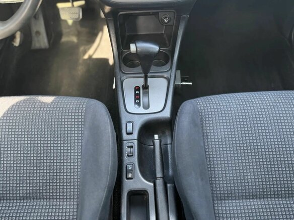 2004 Honda HR-V I Рестайлинг, серебристый - вид 17