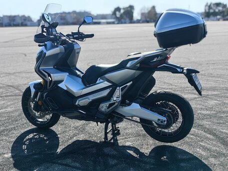 2017 Honda X-ADV, серебристый, 850000 рублей, вид 2