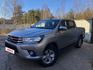 2015 Toyota Hilux VIII, серебристый, 3500000 рублей, вид 1