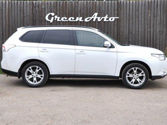2014 Mitsubishi Outlander III, белый - вид 4