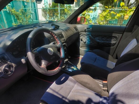 1998 Volkswagen Golf IV, красный, 400000 рублей - вид 2
