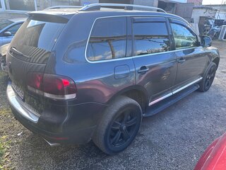 2007 Volkswagen Touareg I Рестайлинг, чёрный, 600000 рублей, вид 3