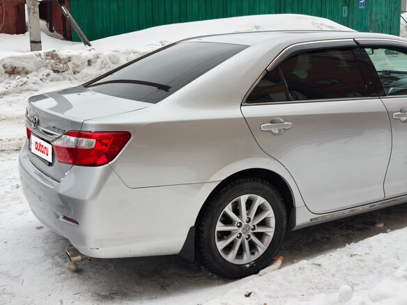 2013 Toyota Camry VII (XV50), серебристый, 1450000 рублей - вид 2