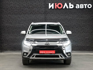 2019 Mitsubishi Outlander III Рестайлинг 3, серебристый, 2090000 рублей, вид 2