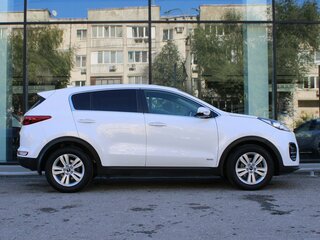 2017 Kia Sportage IV, белый, 1860000 рублей, вид 4