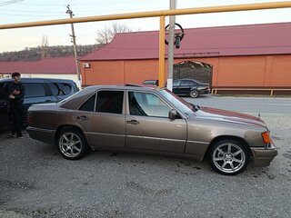 1993 Mercedes-Benz W124 200, коричневый, 360000 рублей, вид 4
