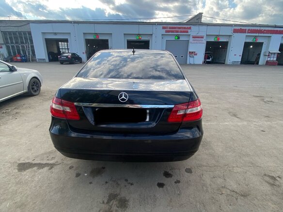 2009 Mercedes-Benz E-Класс 220 5G-Tronic IV (W212, S212, C207), чёрный, 1150000 рублей - вид 3