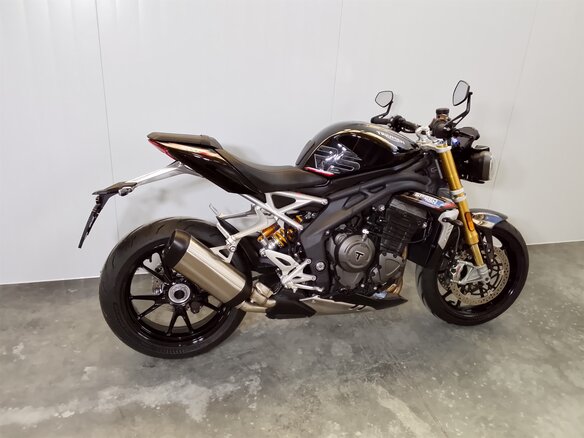 2021 Triumph Speed Triple, чёрный, 1169000 рублей - вид 5