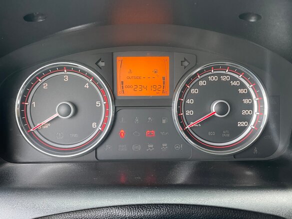 2013 SsangYong Actyon II, белый, 900000 рублей - вид 12