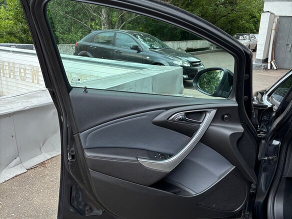 2013 Opel Astra J Рестайлинг, чёрный, 900000 рублей - вид 15