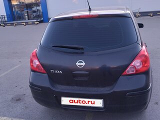 2010 Nissan Tiida I Рестайлинг, коричневый, 700000 рублей, вид 3