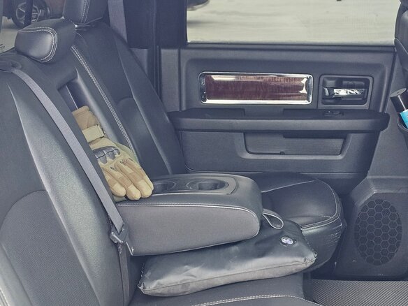 2012 Dodge RAM IV (DS/DJ), чёрный, 4000000 рублей - вид 9