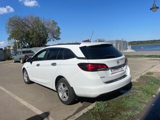 2017 Opel Astra ecoFLEX K, белый, 1100000 рублей, вид 2