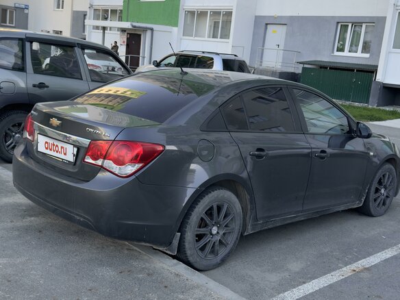 2011 Chevrolet Cruze I, серый, 800000 рублей - вид 2