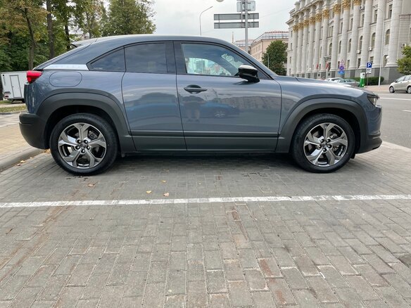 2020 Mazda MX-30 I, серый, 1900000 рублей - вид 1