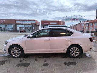 2017 Skoda Octavia III (A7) Рестайлинг, белый, 1650000 рублей, вид 3