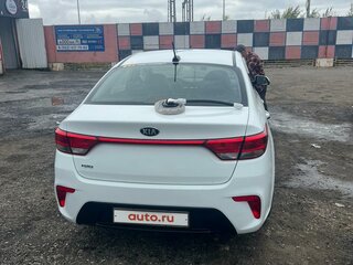 2017 Kia Rio IV, белый, 1200000 рублей, вид 5