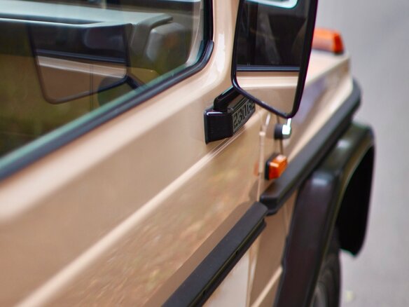 1989 Mercedes-Benz G-Класс 230 5-speed I (W460; W461), бежевый - вид 4