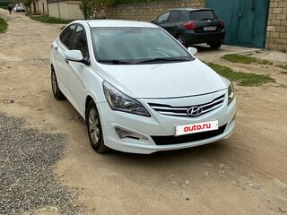 2014 Hyundai Solaris I Рестайлинг, белый, 700000 рублей, вид 4