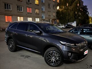 2017 Kia Sorento III Prime Рестайлинг, серый, 3500000 рублей, вид 1