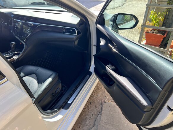 2020 Toyota Camry VIII (XV70), белый, 3000000 рублей - вид 16