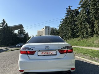 2015 Toyota Camry VII (XV50) Рестайлинг, белый, 2290000 рублей, вид 4