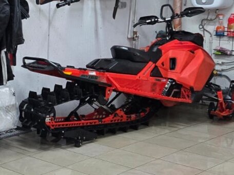 2018 BRP Ski-Doo Summit 850, красный, 999000 рублей, вид 3