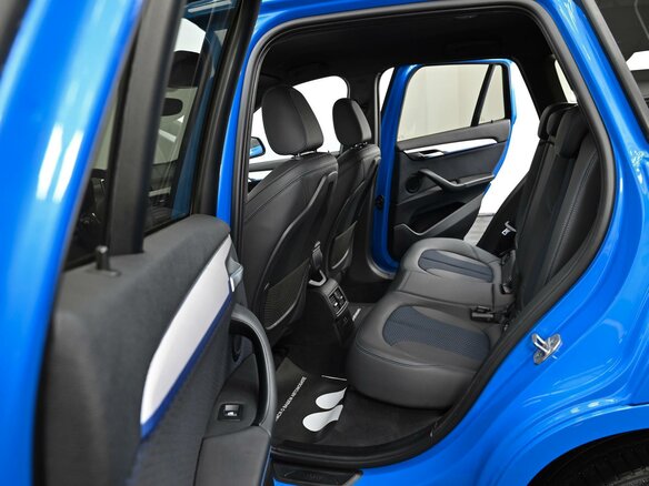2020 BMW X1 20i xDrive II (F48) Рестайлинг, синий, 2555000 рублей - вид 12