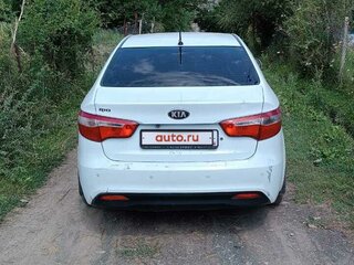 2013 Kia Rio III, белый, 700000 рублей, вид 5